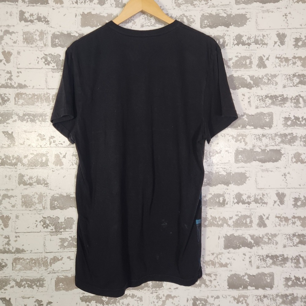 Massive V-Neck Graphic T-Shirt XL Black Blue Red Abstract Panther Face Art Tee - Picture 9 of 16